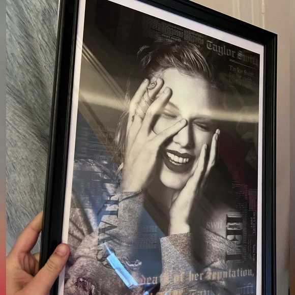 Taylor Swift Reputation 3D Lenticular (Holographic) Lithograph Poster - Picture 2 of 5